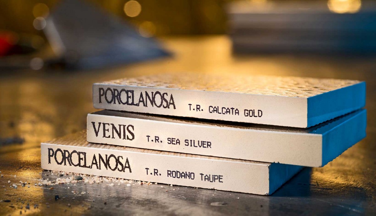 Hitachi UX-D (100 µm, 65 µm, 55µm, 40µm)