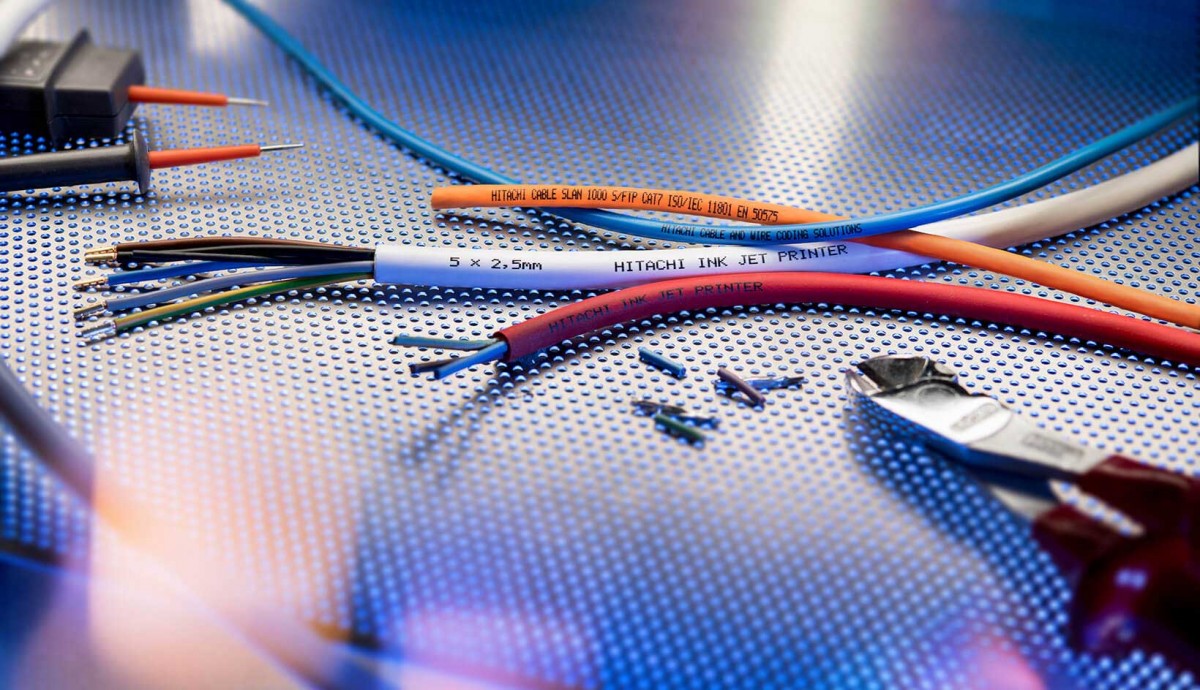 Hitachi UX-D (100 µm, 65 µm, 55µm, 40µm)